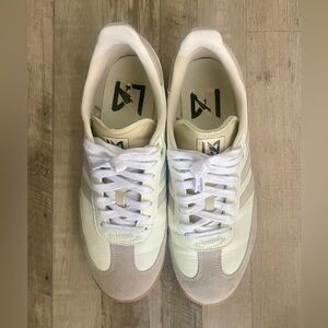 adidas Men's Low-Top Sneakers in White and Light Beige